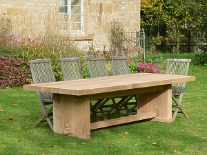 The Quercus Robur Garden Dining Table