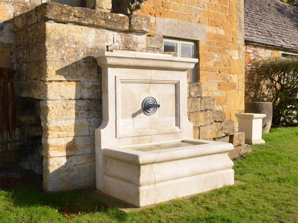 The Onslow Park Wall Fountain with Lead Spout