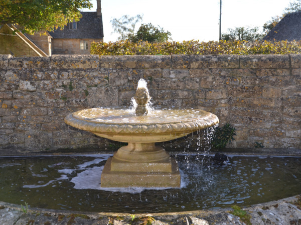 The Large Low Single Tier Fountain
