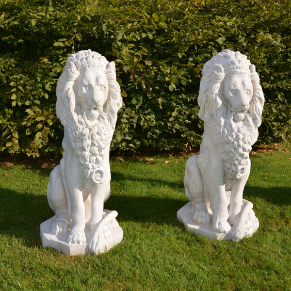  Two magnificent 19th century Italian seated marble lions