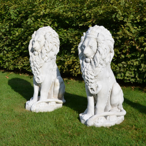  Two magnificent 19th century Italian seated marble lions